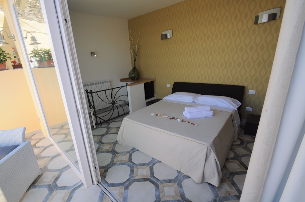 Terra Murata Dimora di Charme — 4-Star Luxury Hotel in Procida, Italy