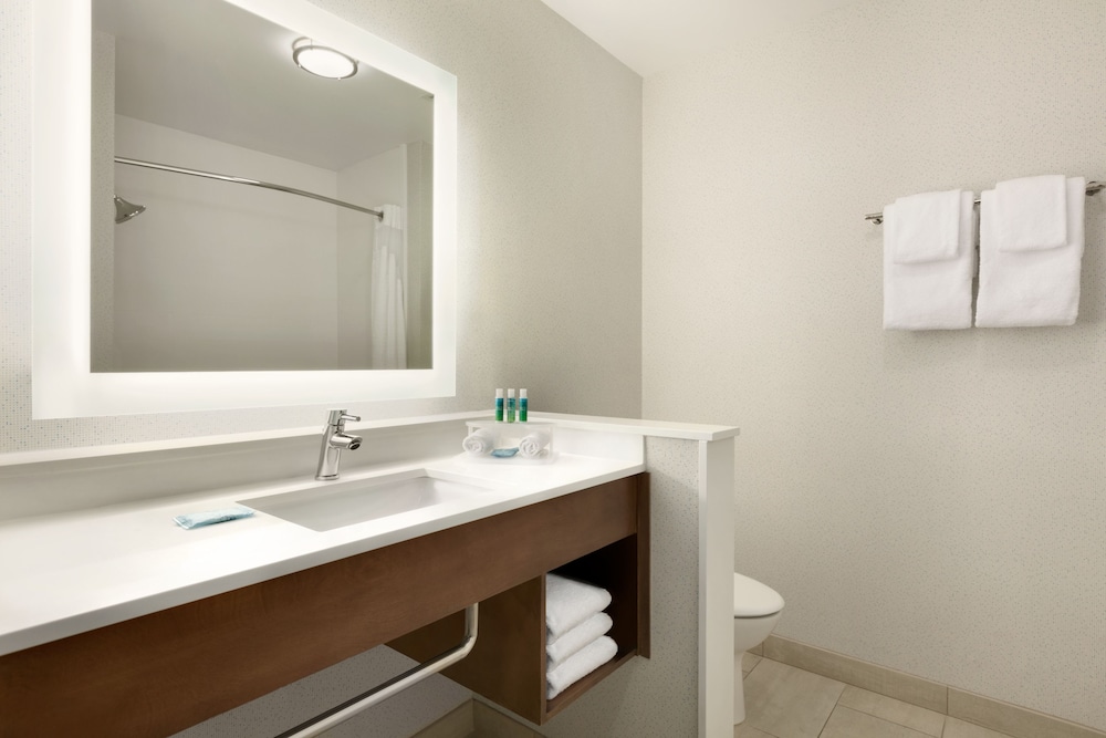 Holiday Inn Express & Suites Salisbury by IHG - photo 21