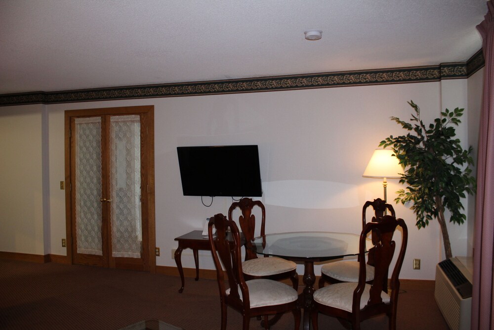 Best Western Plus Wausau Tower Inn - photo 7
