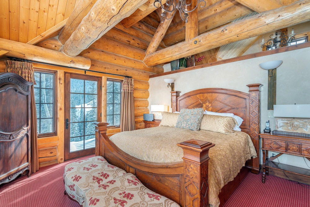 Hilltop Hideaway Expansive Views From This Private Estate Hot Tub Pool Table - photo 7