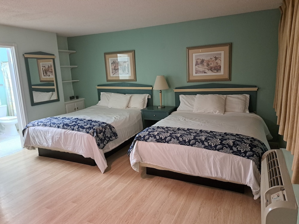 Sandpiper Springs Spa Retreat — Desert Hot Springs