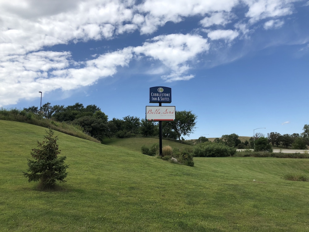 Cobblestone Inn & Suites Denison Oak Ridge - photo 68
