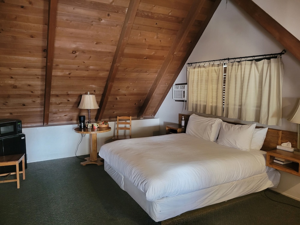 Sleepy Hollow Cabins and Hotel - photo 23
