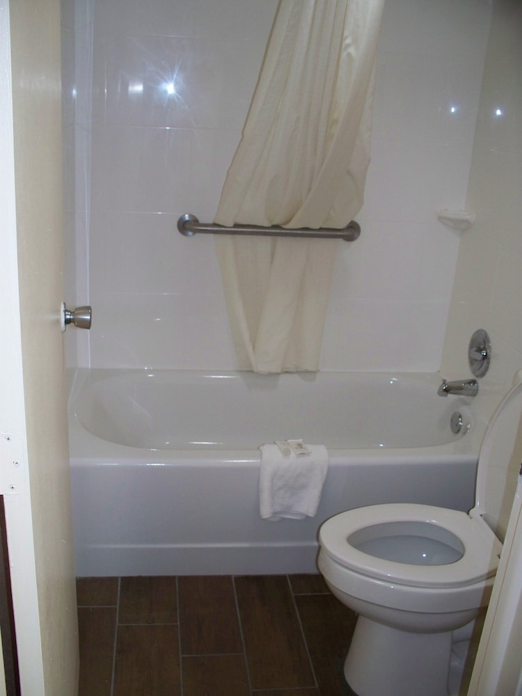 Bluegrass Inn - photo 22