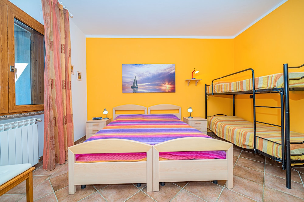 Apartment in Villa 2 to 4 Persons With Large Private Garden Sole — 4-Star Luxury Hotel in Capoliveri, Italy