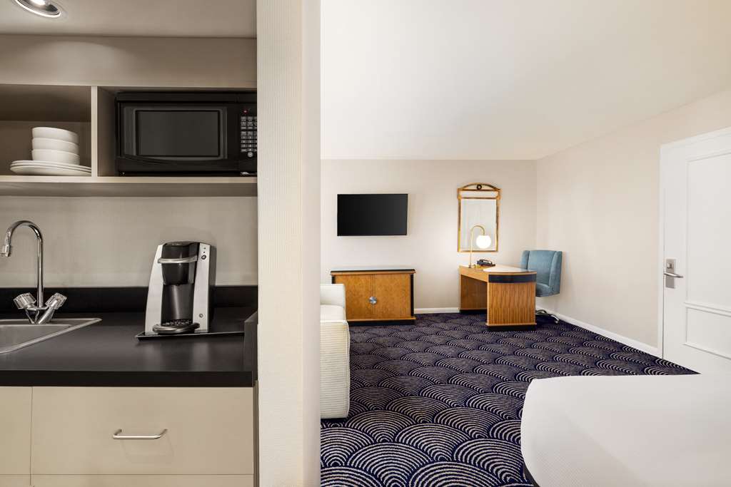 Inn at Great Neck - photo 15