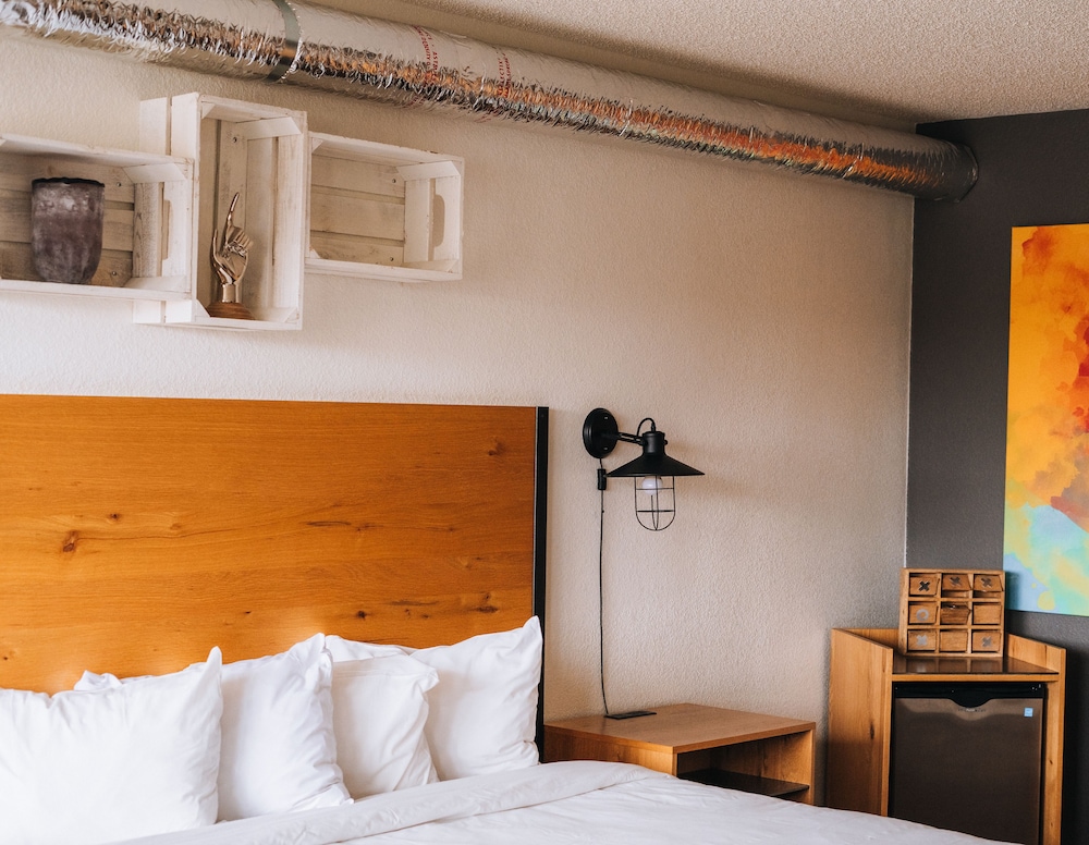 SCP Hotel Colorado Springs - photo 18