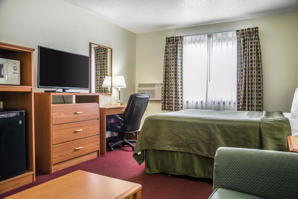 Hudson Inn & Suites - photo 13