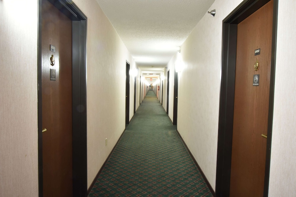 Super 8 by Wyndham Springfield Battlefield - photo 37