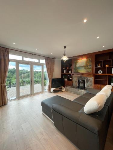 Quiet self catering holiday home with surrounding lakes — 4-Star Luxury Hotel in Bailieborough, Republic of Ireland