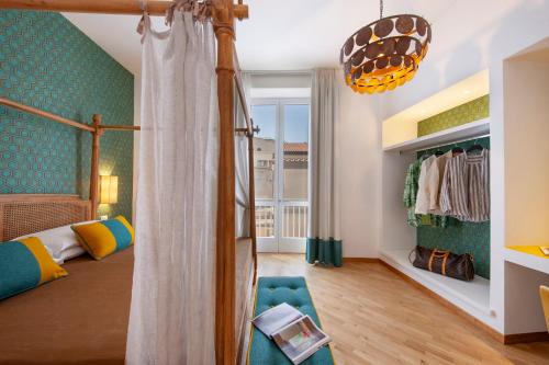 Gorgeous apartment in the center: SORRENTO — 4-Star Luxury Hotel in Sorrento, Italy