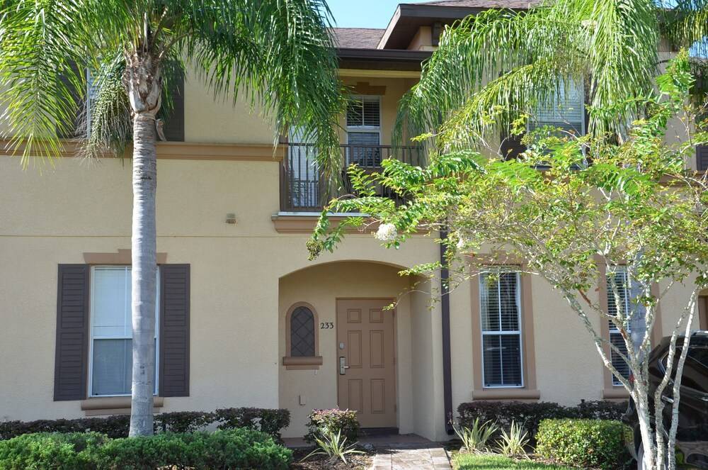 Premium 3 Bed 3 Bath Townhome - photo 16