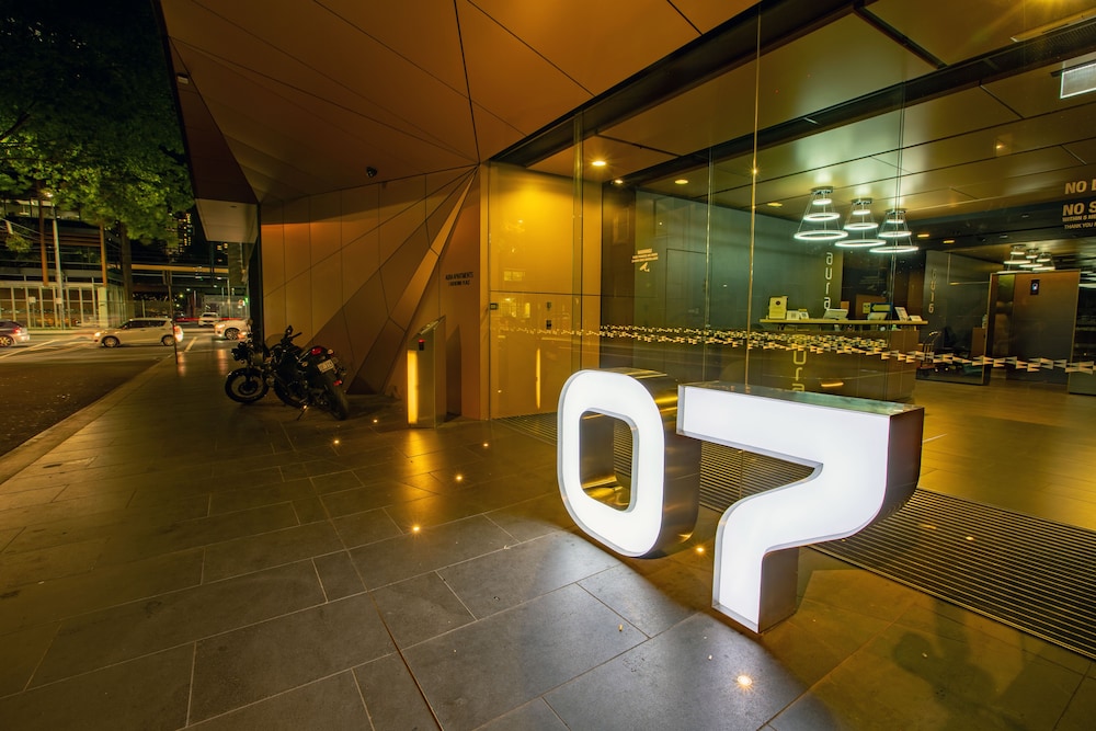 Flinders Luxury Penthouse — 5-Star Luxury Hotel in Melbourne, Australia