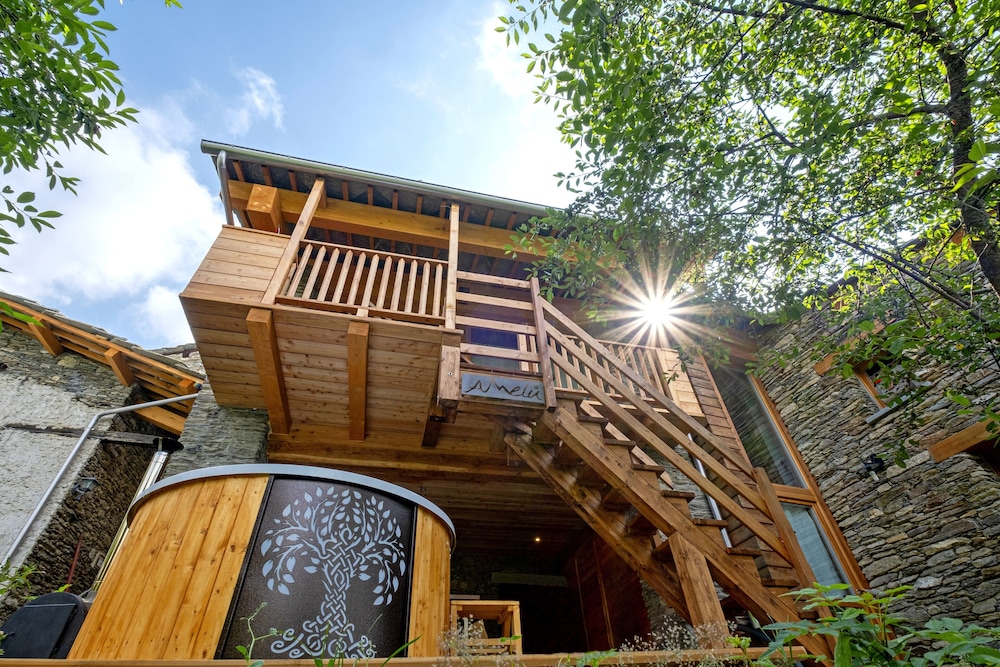 Amelù - carbon neutral hotel in Ostana