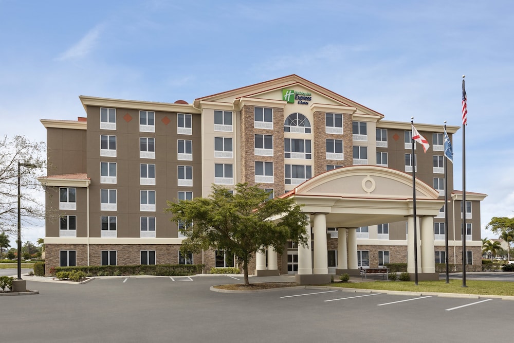 Holiday Inn Express Hotel & Suites Fort Myers East The Forum by IHG in Fort Myers, United States