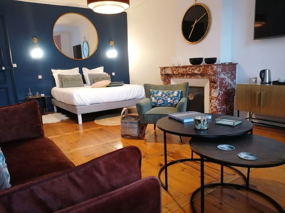 B&B 43 3 — 4-Star Luxury Hotel in Le Puy-En-Velay, France