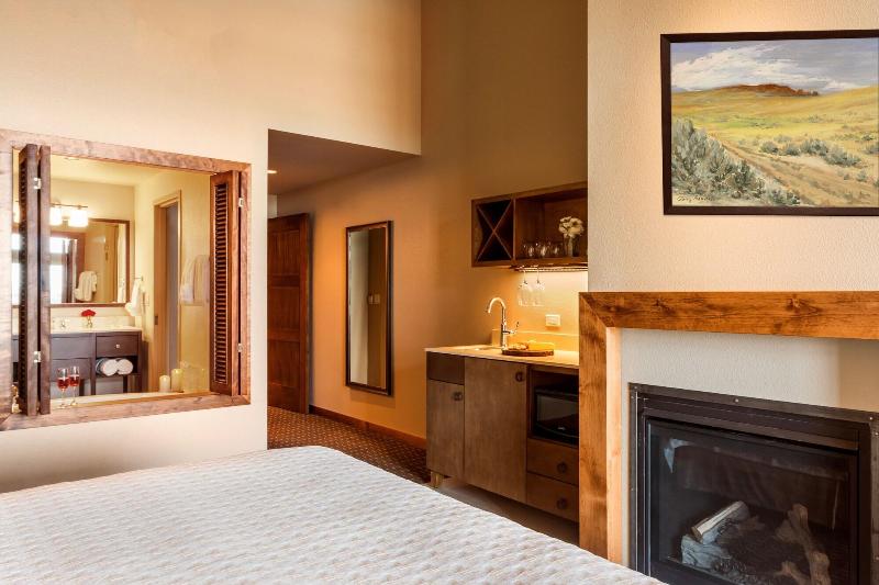 The Lodge at Columbia Point - photo 40
