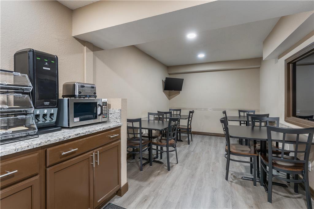SureStay Hotel by Best Western Summersville - photo 8