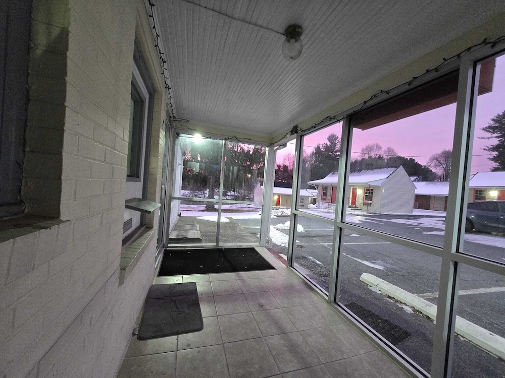 Skyline Motel By OYO Waynesboro US 250 - photo 2