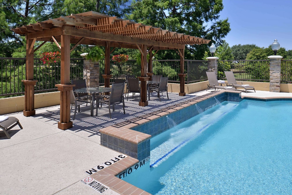 Hampton Inn & Suites Dallas Market Center - photo 40