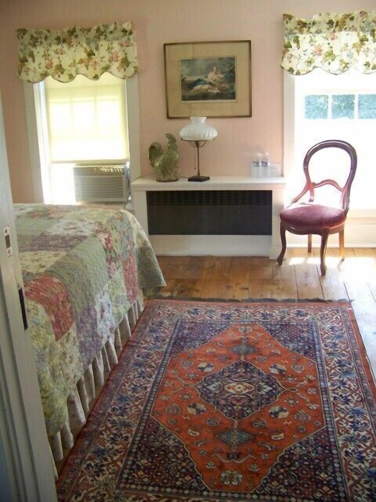 VanWinkle Inn - photo 18