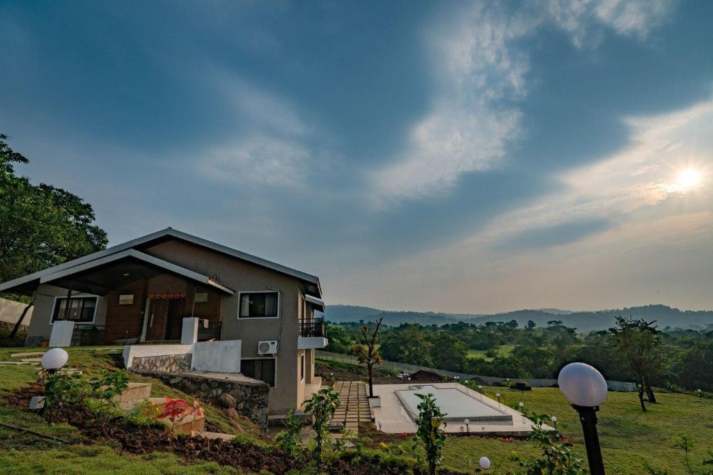 Stay Leisurely By The Foothills 7BHK Pawna Lake in Lonavla, India