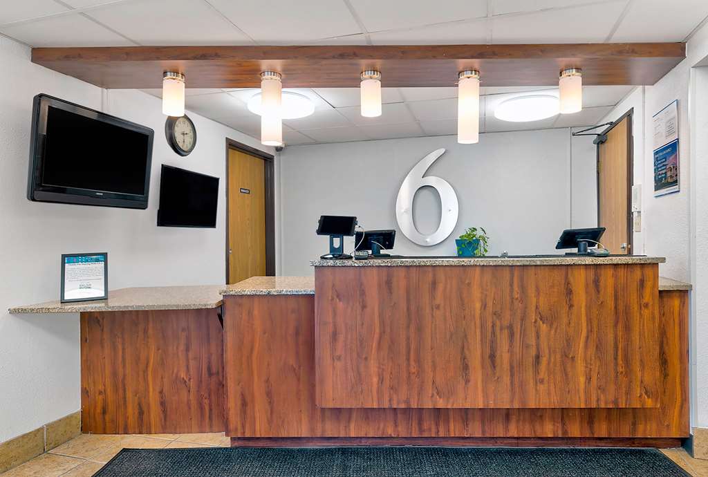 Motel 6 Cedar Rapids IA Airport - photo 22
