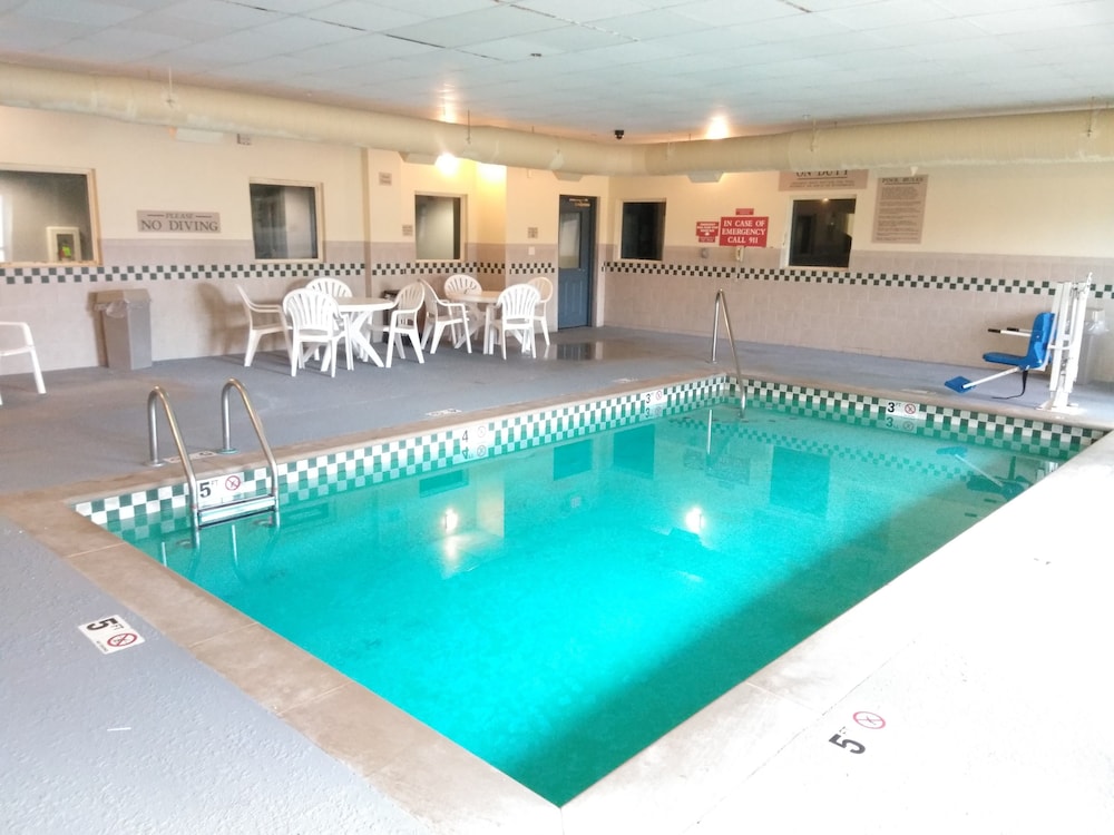 Baymont by Wyndham Clinton - photo 21