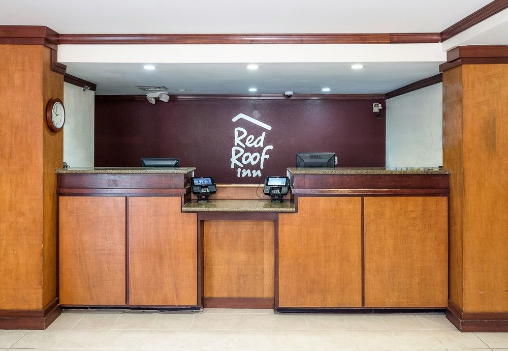 Cedar Rapids Inn - photo 26