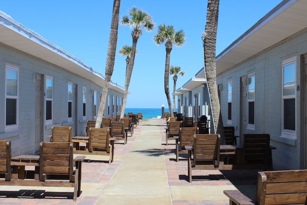 Shoreline Suites & Cabana Cottages - photo 123