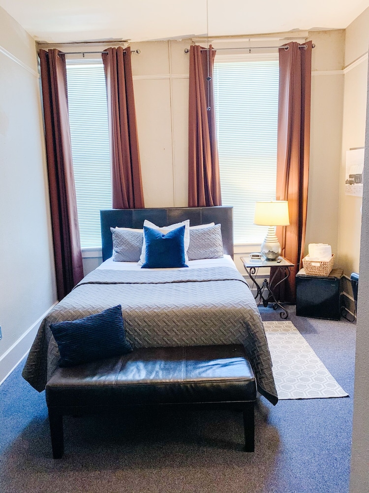 The Loft on the Square Guest Suites - photo 9