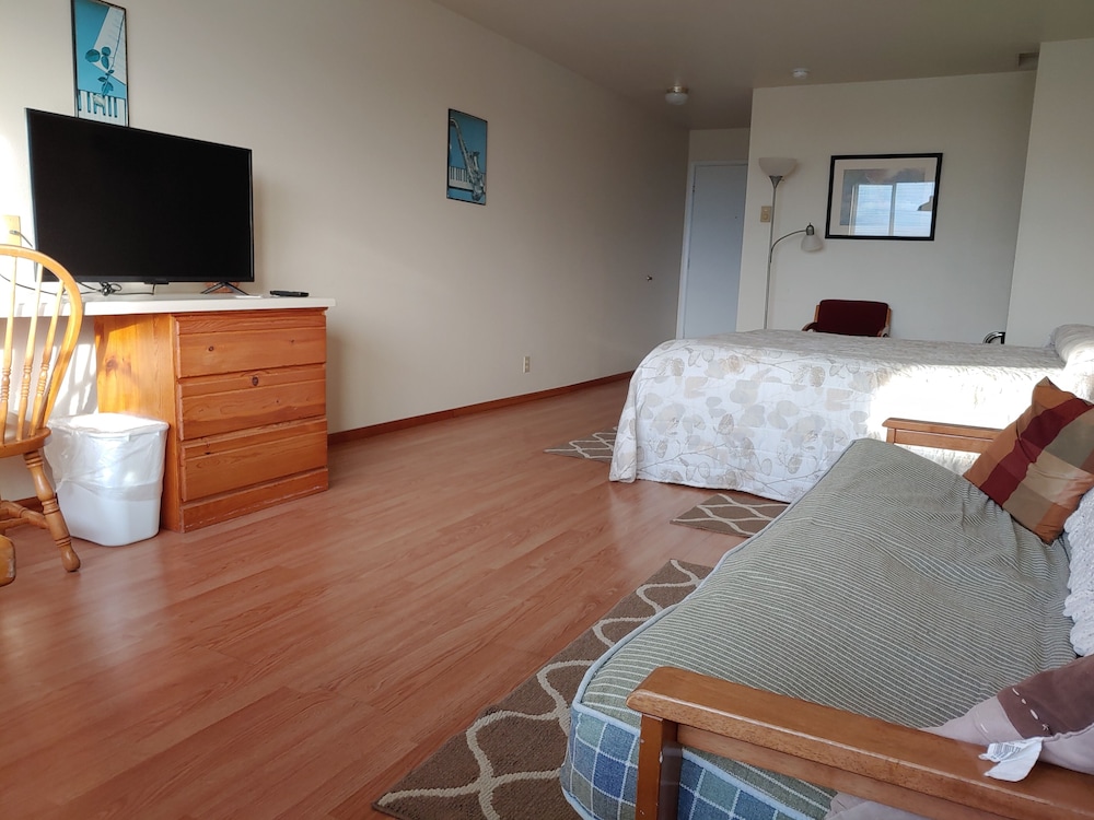The Dublin House Motel - photo 38