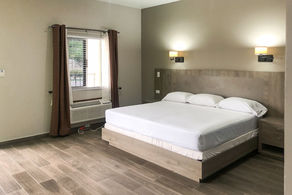 Capital O Palms Hotel in Ciudad Acuna, Mexico