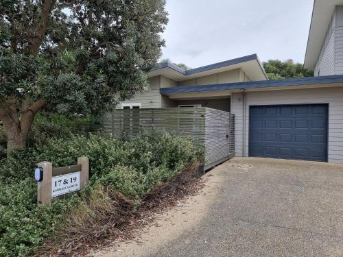 One Level at Broadbeach Inverloch — hotel in Inverloch