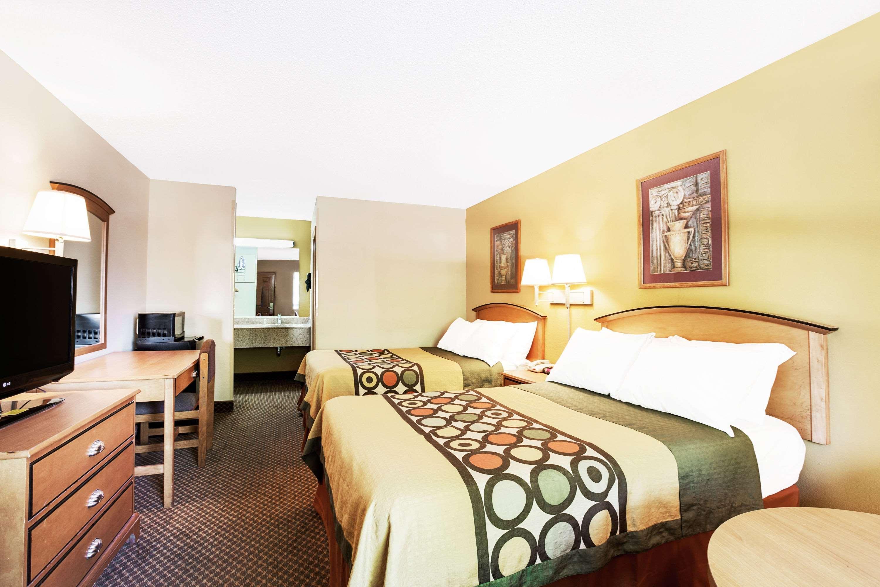 Super 8 by Wyndham Charlotte Downtown Area - photo 10