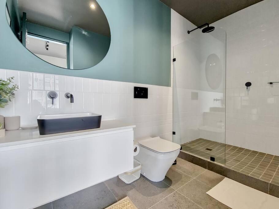 City Bowl Apartment with Rooftop Pool