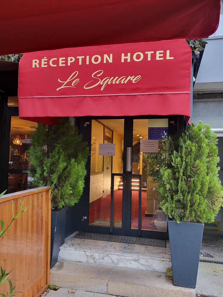 Square Hôtel - carbon neutral hotel in Aurillac