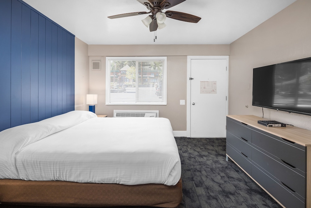 The Inn at Boatworks - photo 13