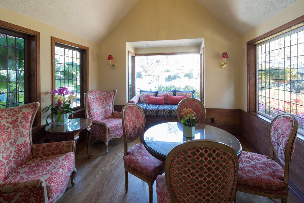Normandy Inn - photo 4