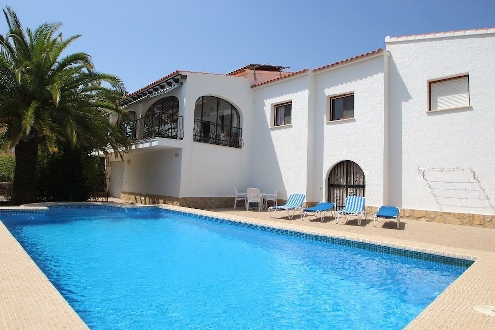 Sara sea view villa with private pool in Calpe — 4-Star Luxury Hotel in Calp, Spain