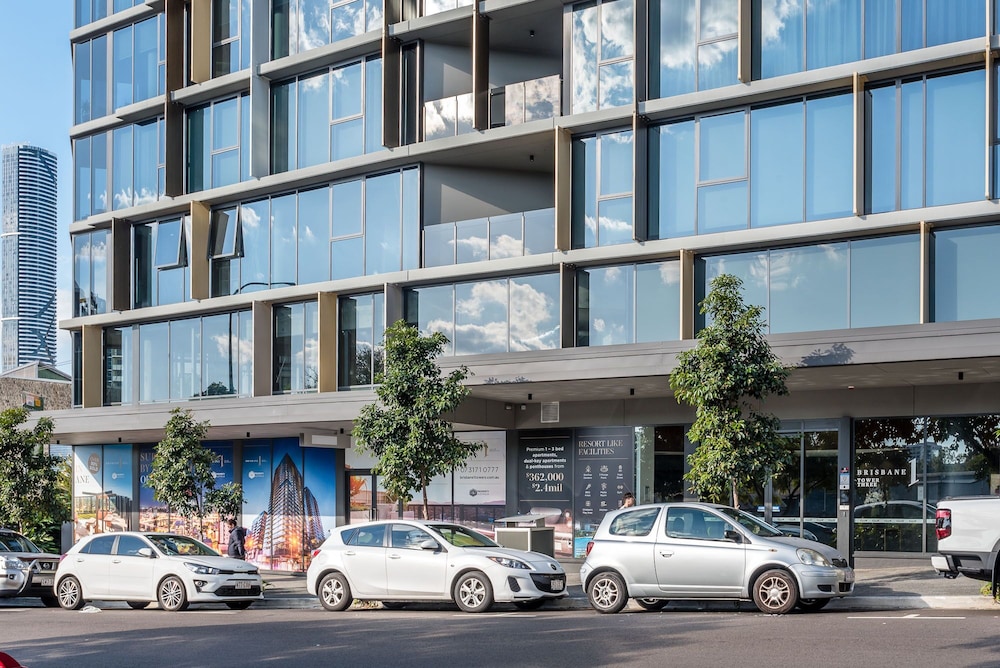 Brisbane one By Serain Residences — 4-Star Luxury Hotel in South Brisbane, Australia