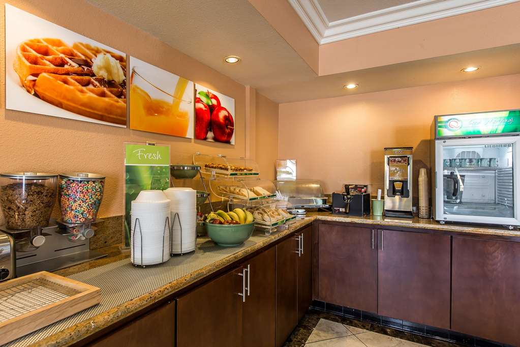 Quality Inn Lake Elsinore I 15 - photo 32