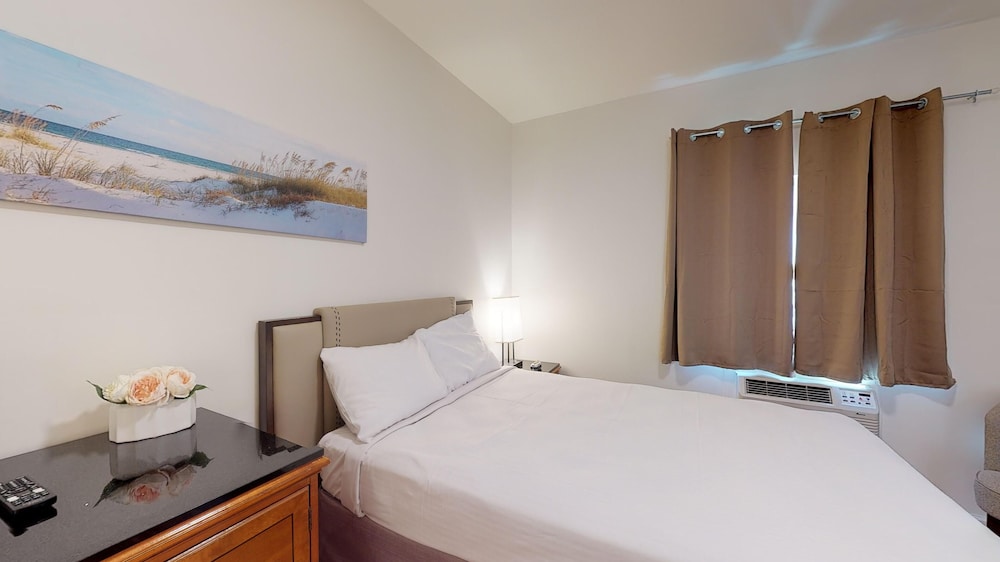 Anchor Pointe Inn - photo 20