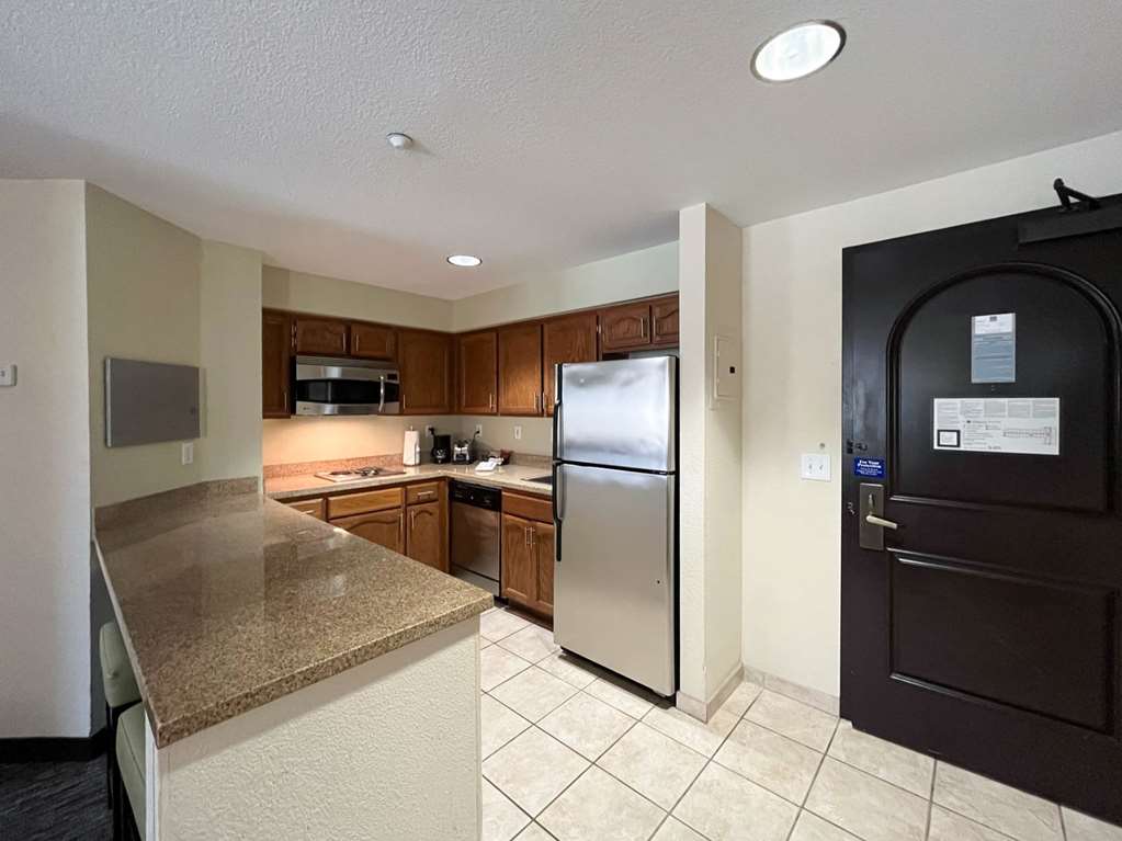 Carlsbad Suites - photo 11