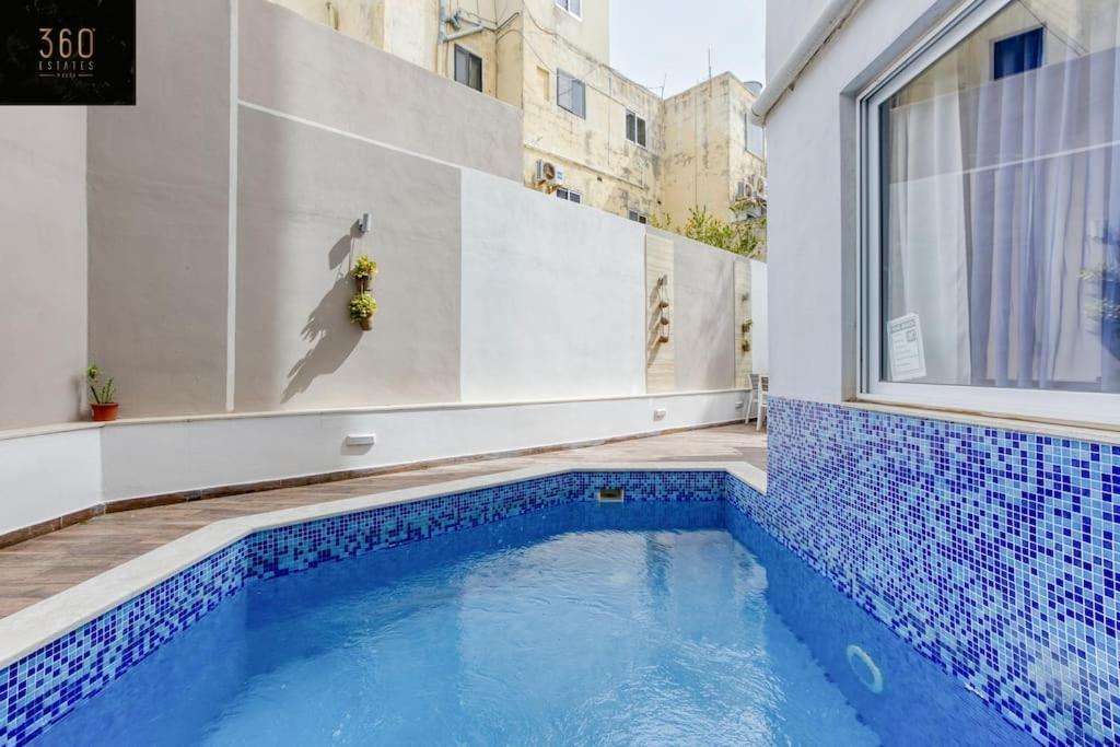 A lovely 4BR home with private POOL & BBQ by 360 Estates — 4-Star Luxury Hotel in Swieqi, Malta
