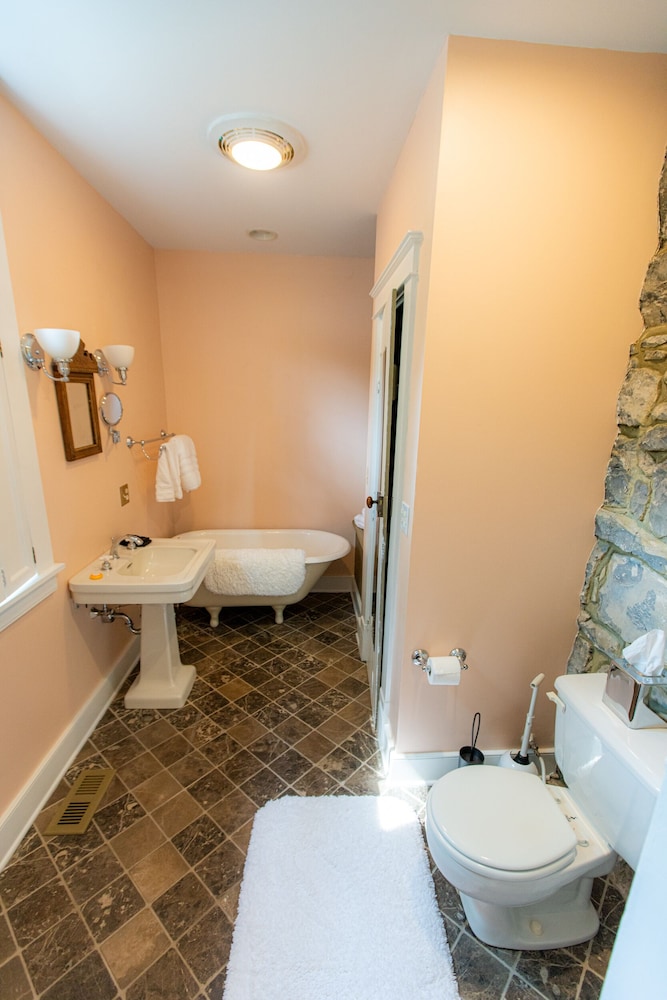 Thomas Rose Inn - photo 12