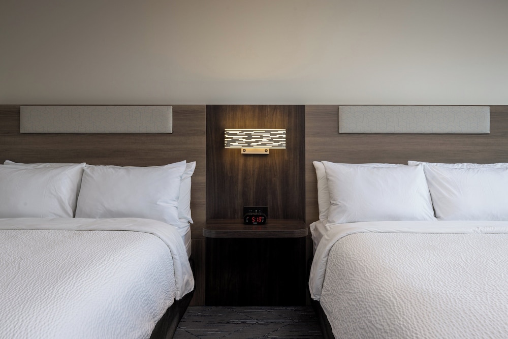 Holiday Inn Express & Suites Hawaiian Gardens by IHG - photo 13