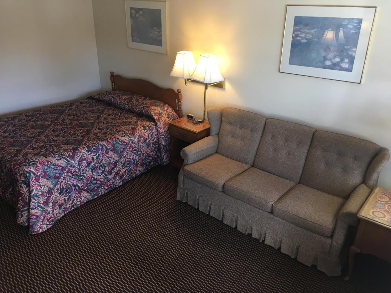 Catamount Motel — Bennington