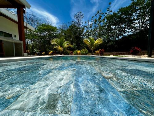 Stylish Private Tropical Escape 10 mins from Tamarindo - carbon neutral hotel in Unknown City
