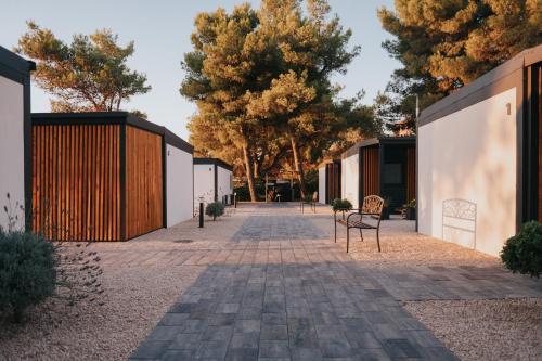 Mobile House Pirovac Kamp Kerido — 4-Star Luxury Hotel in Pirovac, Croatia